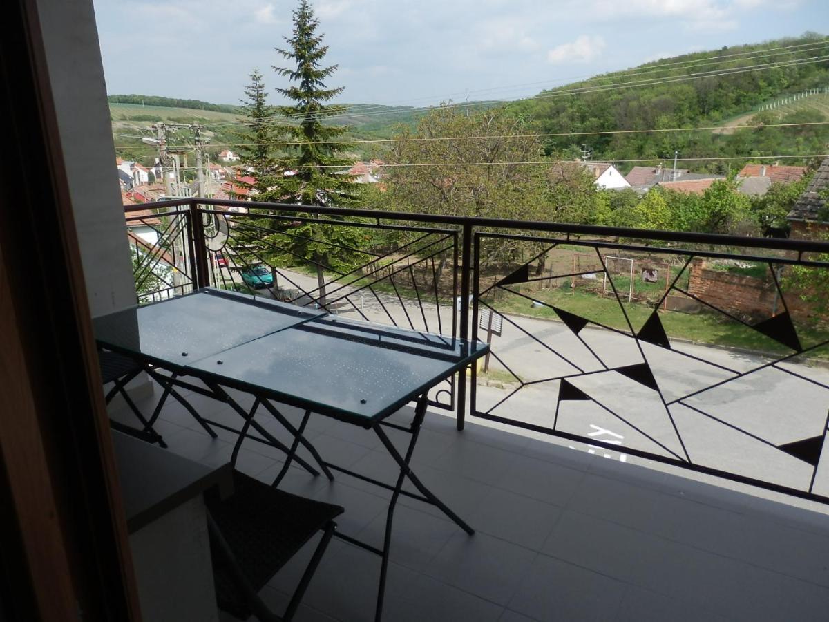 Apartmany 27 Nemcicky  Luaran gambar