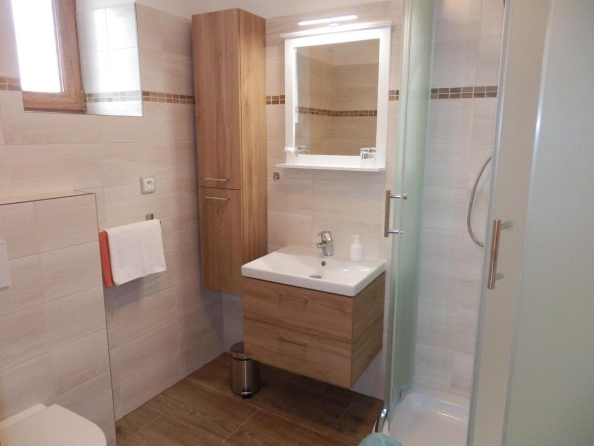 Apartmany 27 Nemcicky  Luaran gambar